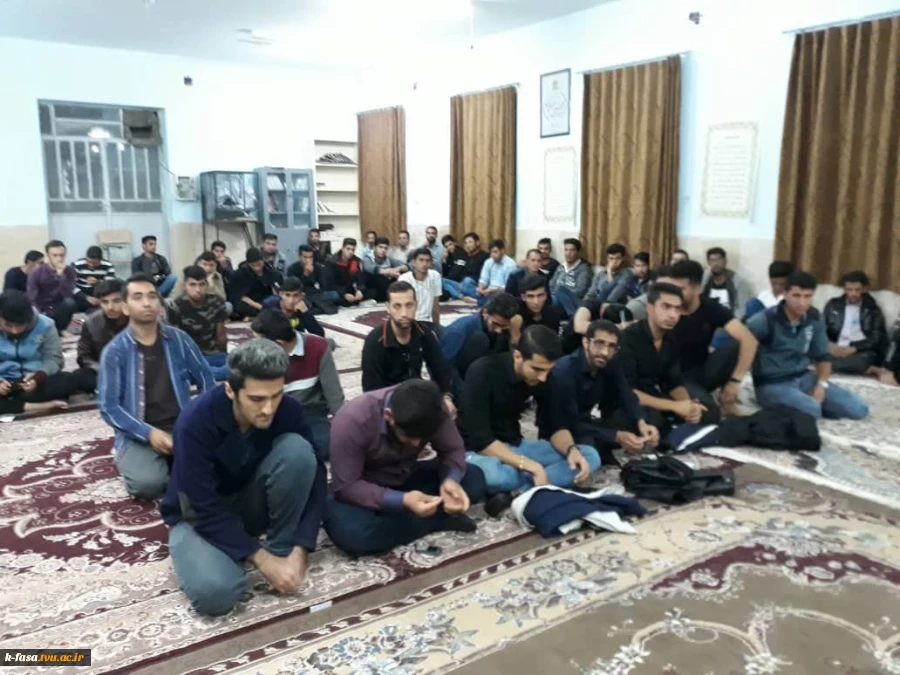 نشست صمیمانه مسئولین با دانشجویان 4